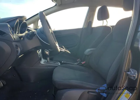 2018 Ford Fiesta Se z USA, uszkodzony, nr VIN 3FADP4EJ9JM127744